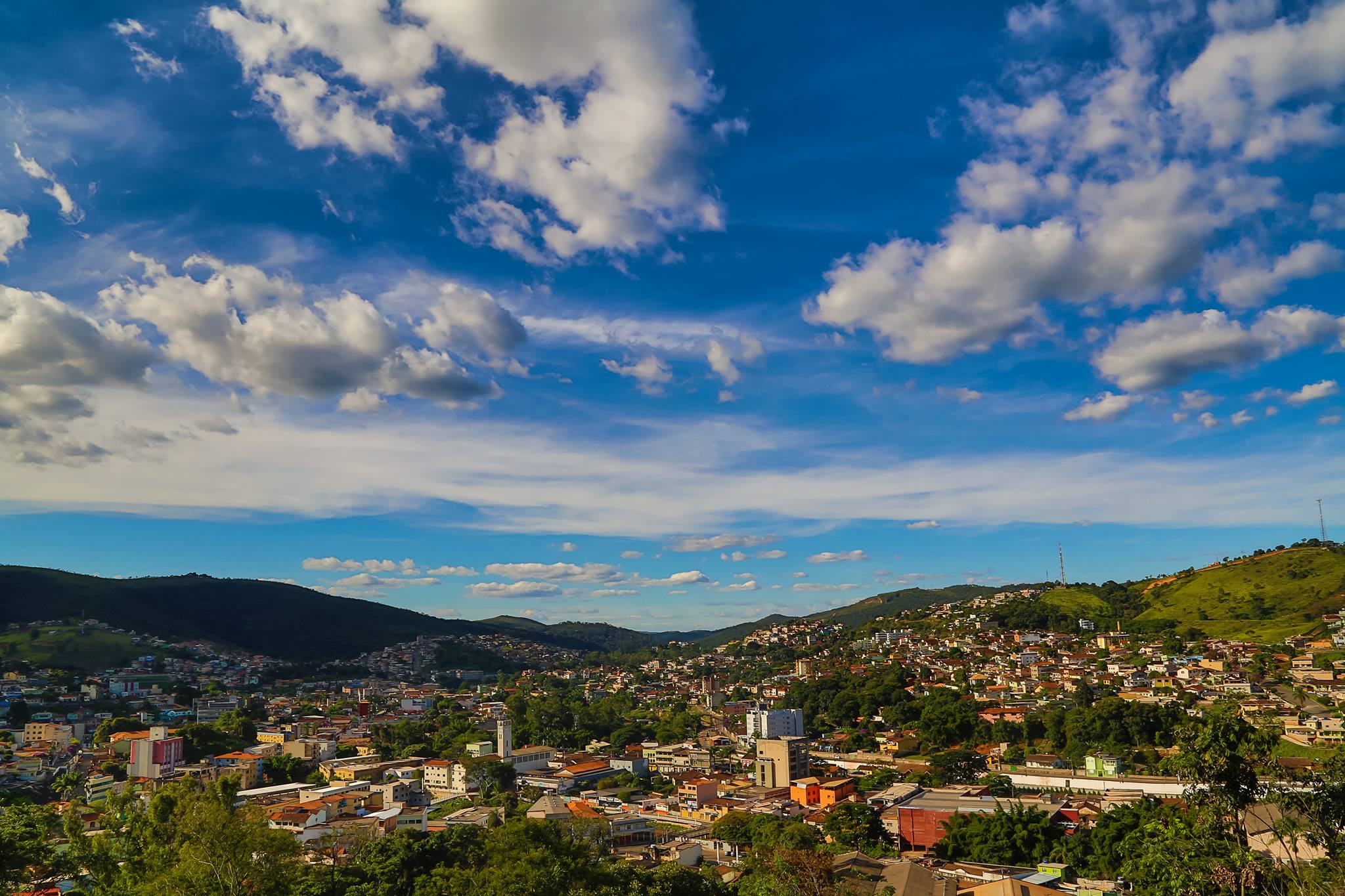 Itabirito completa 90 anos com 90% da população adulta parcialmente imunizada contra a Covid-19