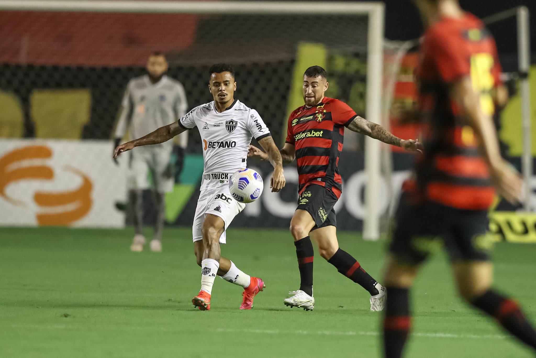 Atlético e Sport fazem duelo da melhor defesa contra o pior ataque do Brasileirão