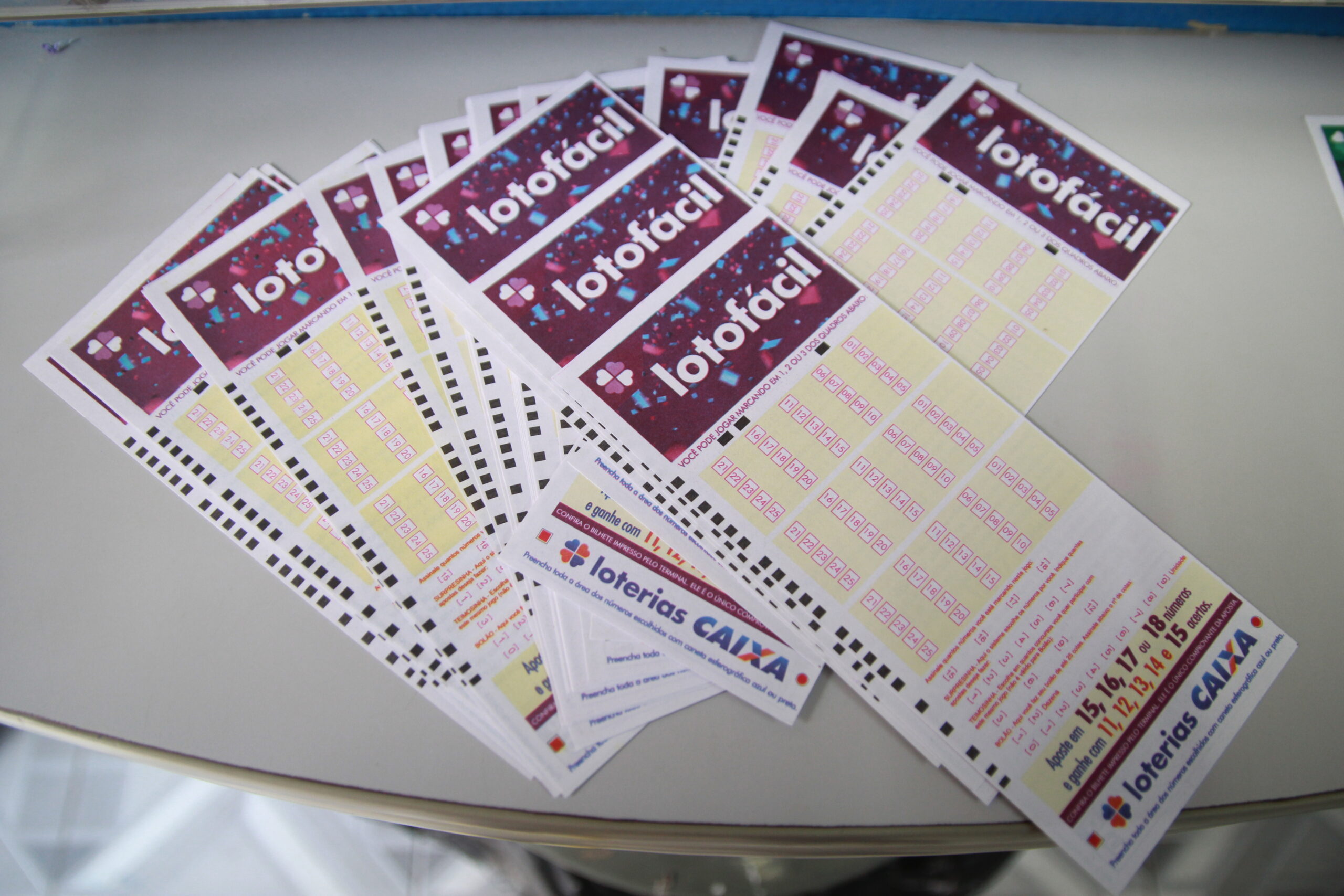 Resultado da Lotofácil 2329 de quarta-feira (22/9/21)