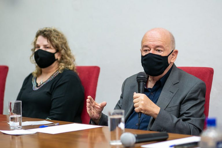 "Não tenho medo de impeachment", diz Angelo Oswaldo após entrega do relatório da CPI Saneouro