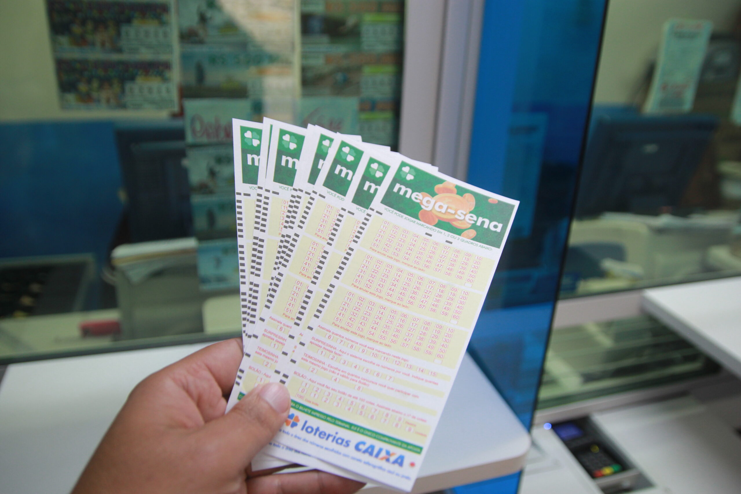 Já pensou? Mega-Sena pode pagar bolada de R$ 65 milhões na quarta-feira