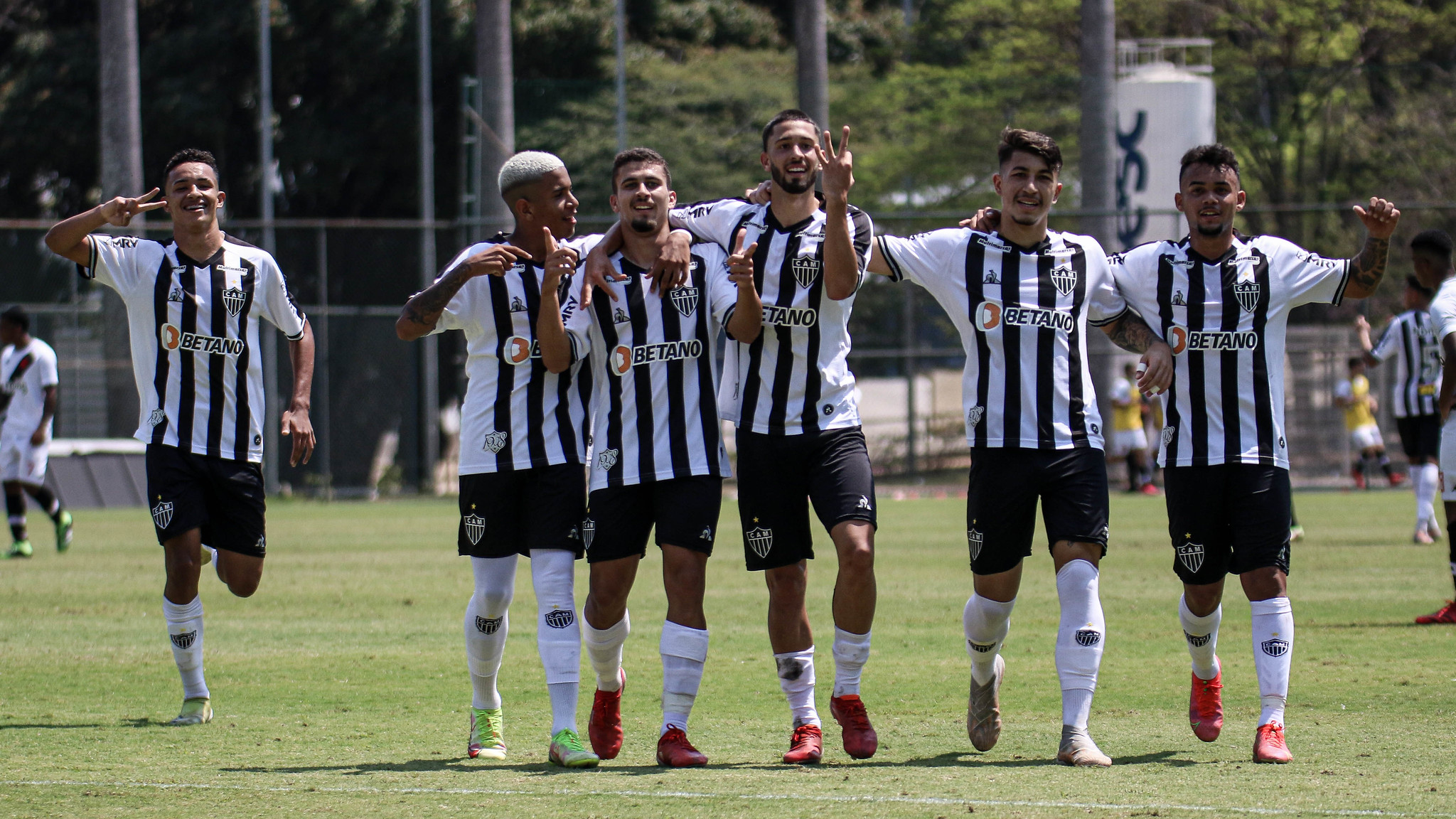 De olho! Saiba quem são as grandes promessas da base do Atlético