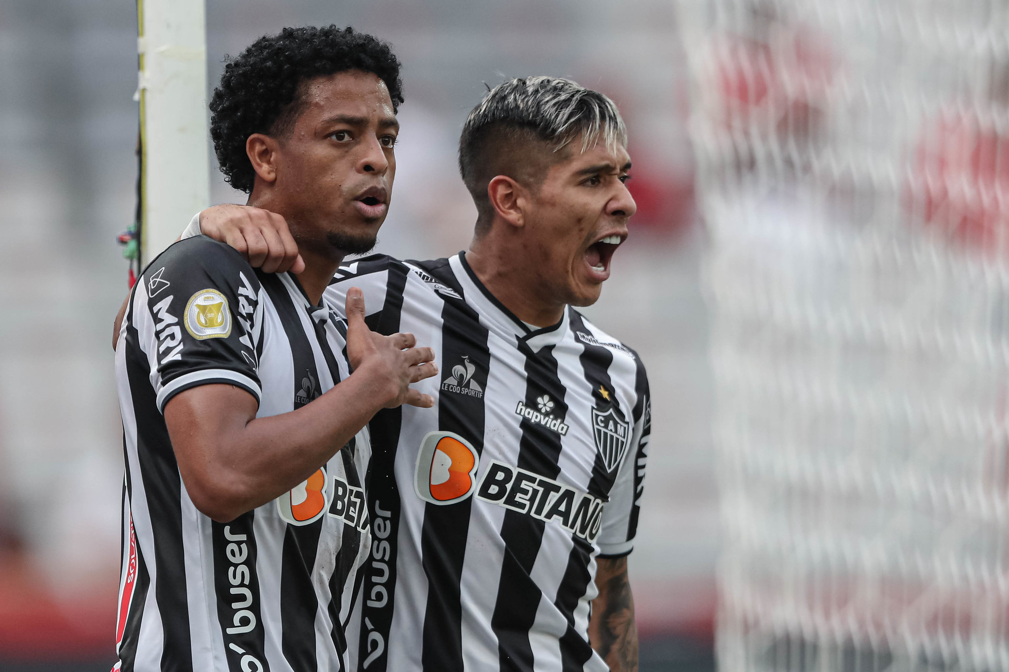 Atlético vence xará paranaense e se torna o melhor visitante do Brasileirão