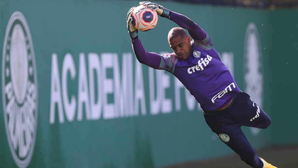 Multicampeão, Jailson, de 40 anos, é mais um reforço do Cruzeiro