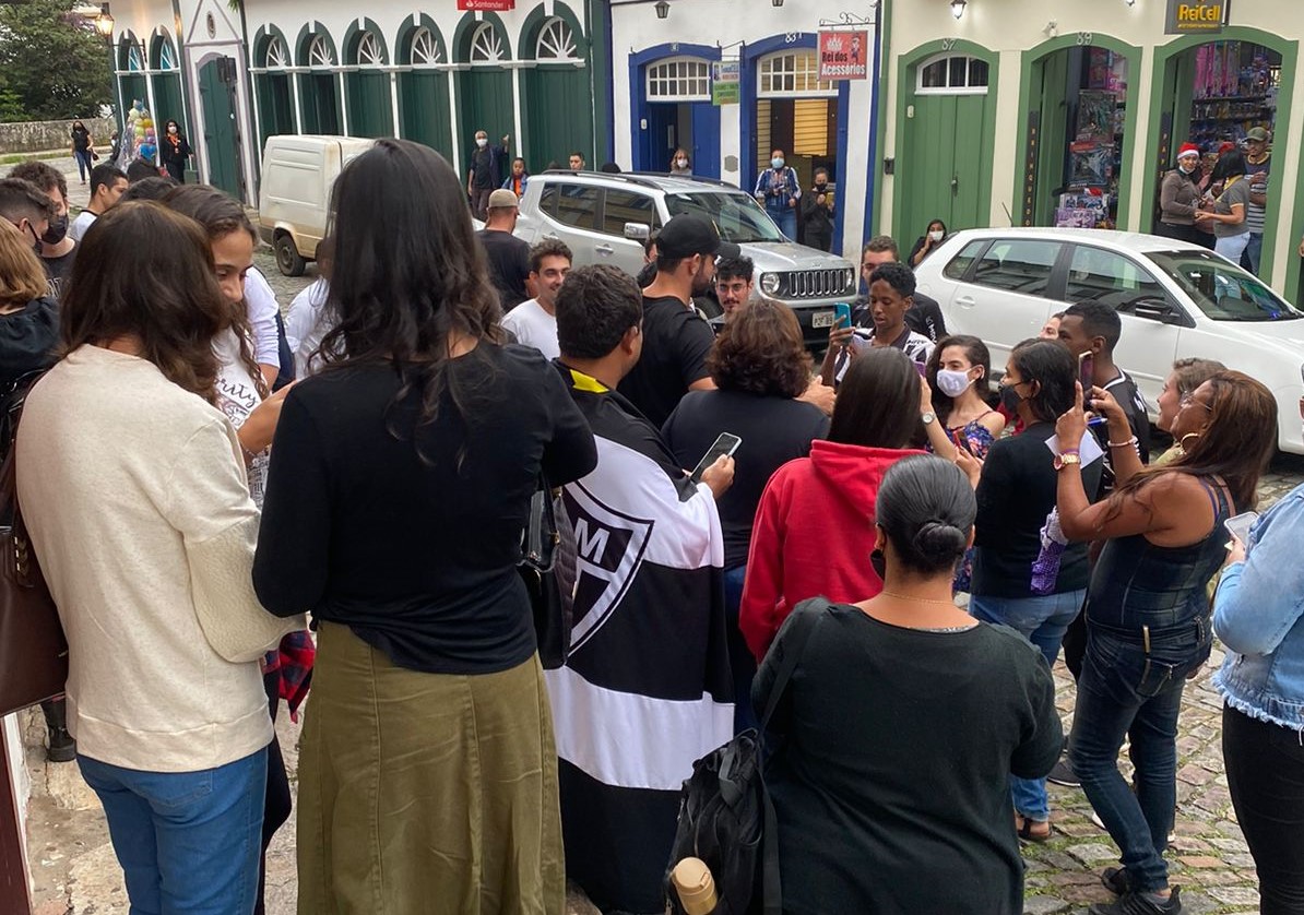 Campeão brasileiro com o Atlético, Diego Costa visita Ouro Preto