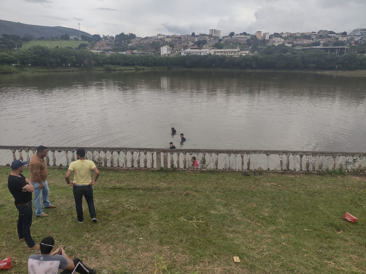 Corpo é encontrado em lagoa da Praça de Eventos, em Ouro Branco