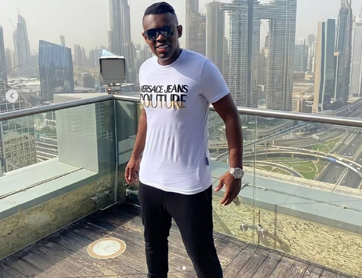 Cantor Moisés de Castro, de Ouro Preto, lança CD em Dubai