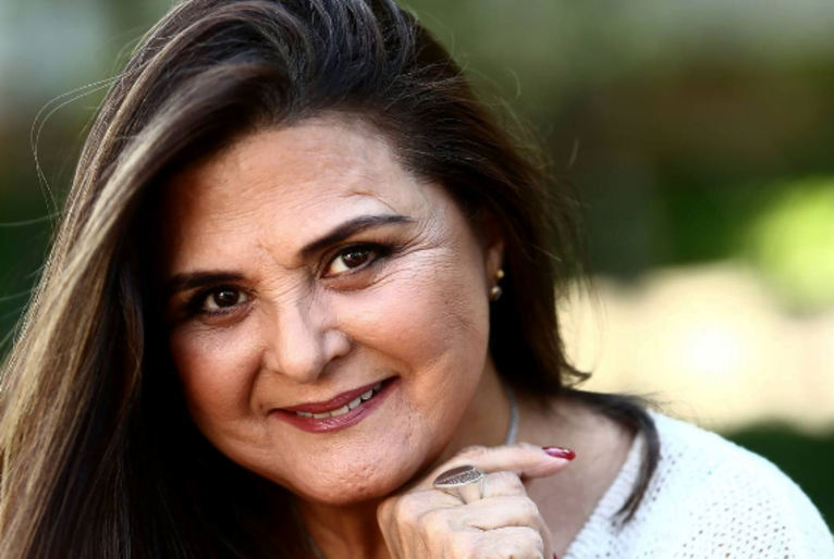 Contra vacina, atriz Elizangela é internada com sequelas da Covid-19