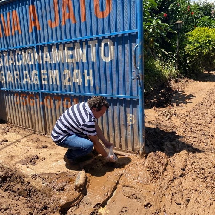 Com suspeita de influência das barragens, lama da enchente Itabirito será analisada pelo MP