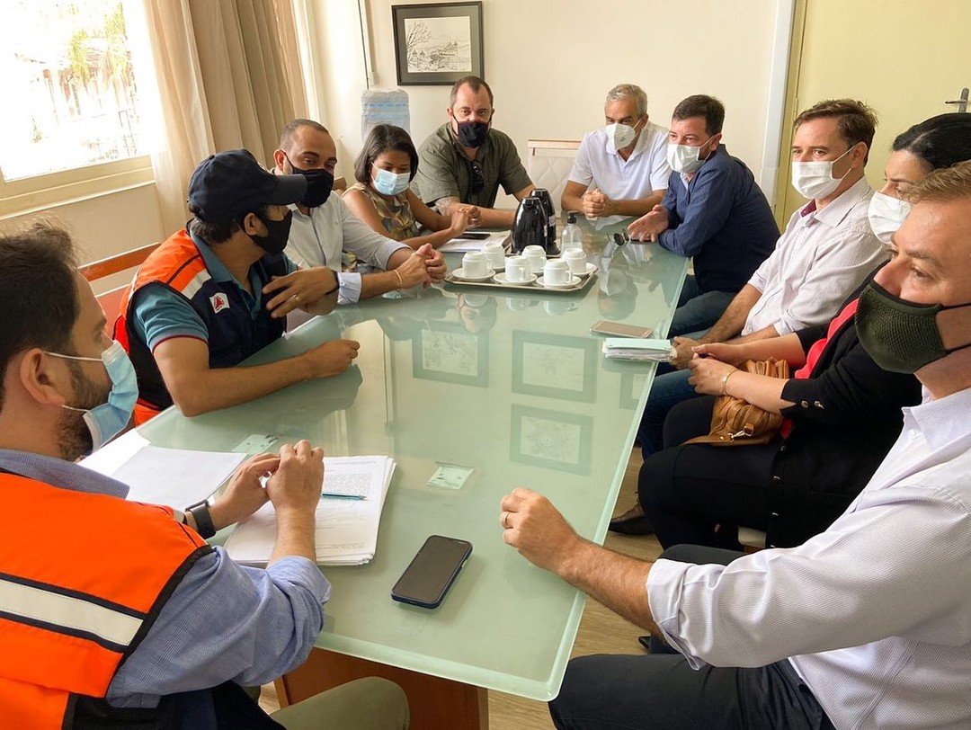 A empresa responsável pelo transporte coletivo em Mariana, Transcotta, esteve em reunião com Juliano Duarte nesta manhã para tratar de alguns pontos do projeto.