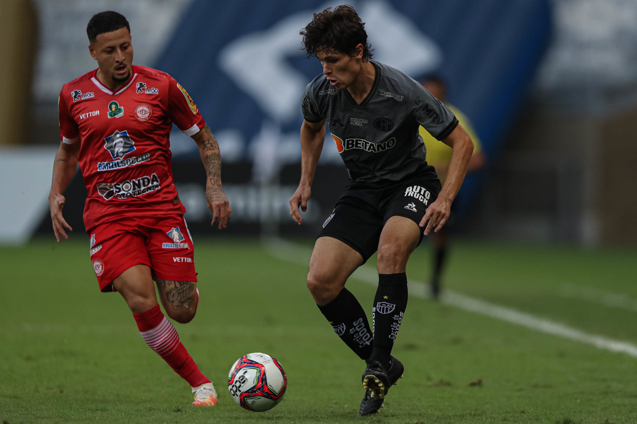 Atlético e Tombense se enfrentam em busca da primeira vitória no estadual