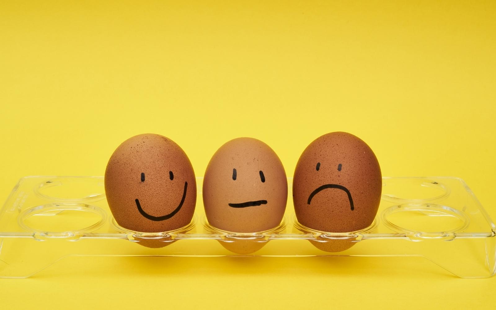 Qual é a maneira mais saudável de cozinhar e comer ovos?