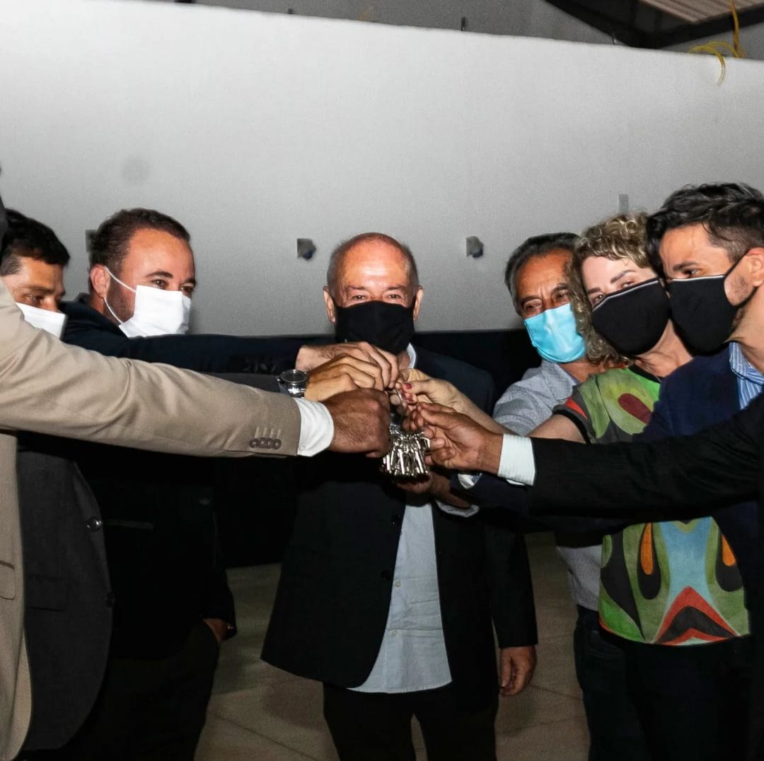 Chave de galpão é entregue a empreendimento que promete gerar 300 empregos em Ouro Preto