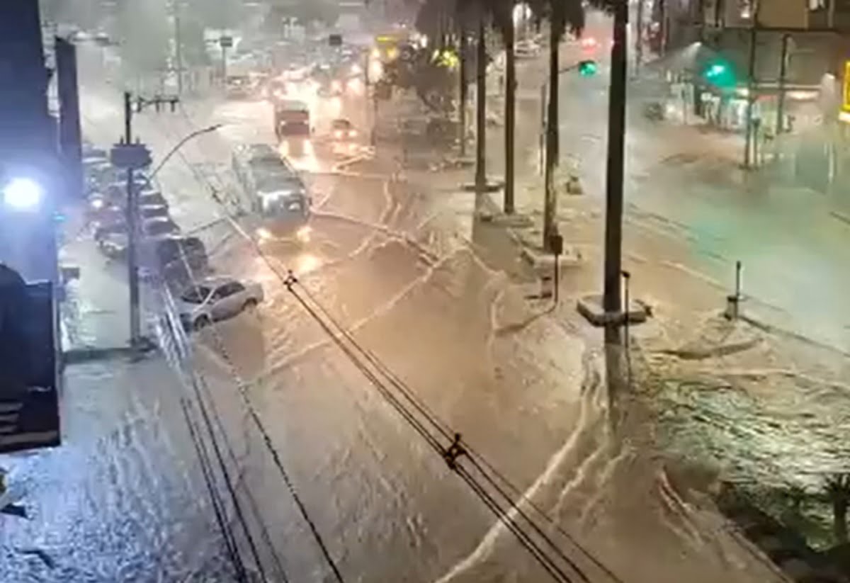 Conselheiro Lafaiete volta a sofrer com a chuva