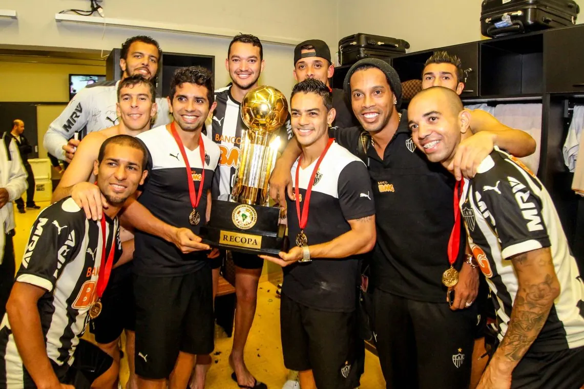 Ronaldinho faz 42 anos: os melhores momentos do “Bruxo” no Atlético