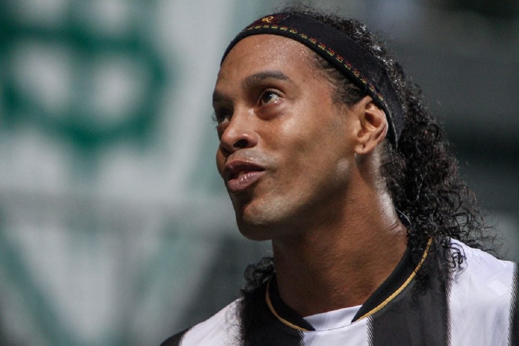 Ronaldinho faz 42 anos: os melhores momentos do “Bruxo” no Atlético