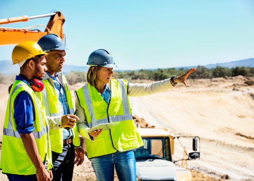 Procurando emprego? Empresa de manutenção industrial contrata engenheiros, encarregados, técnicos, soldadores, eletricista e muito mais
