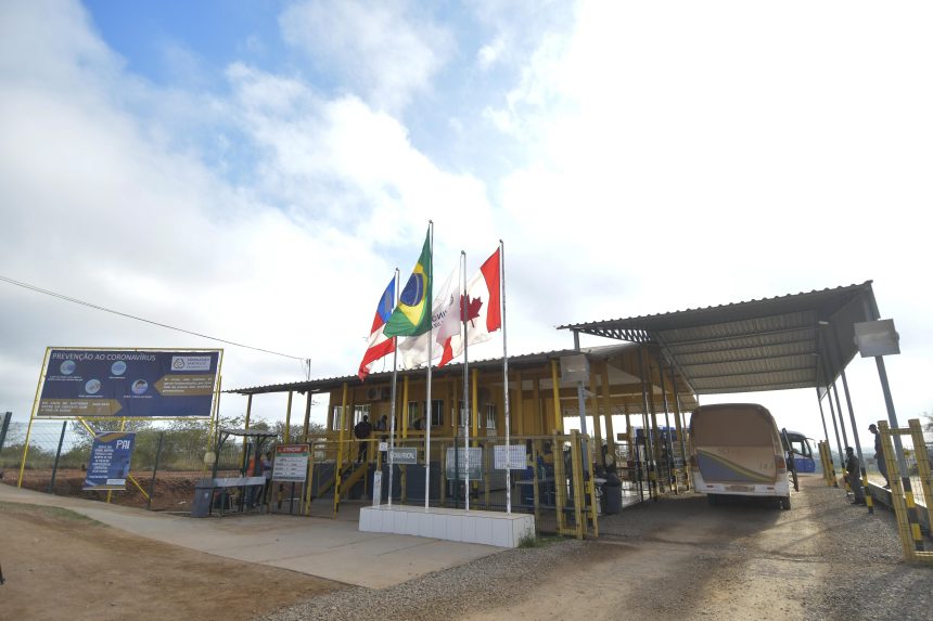 Mineradora inicia produção na Bahia, gerando centenas de empregos na região