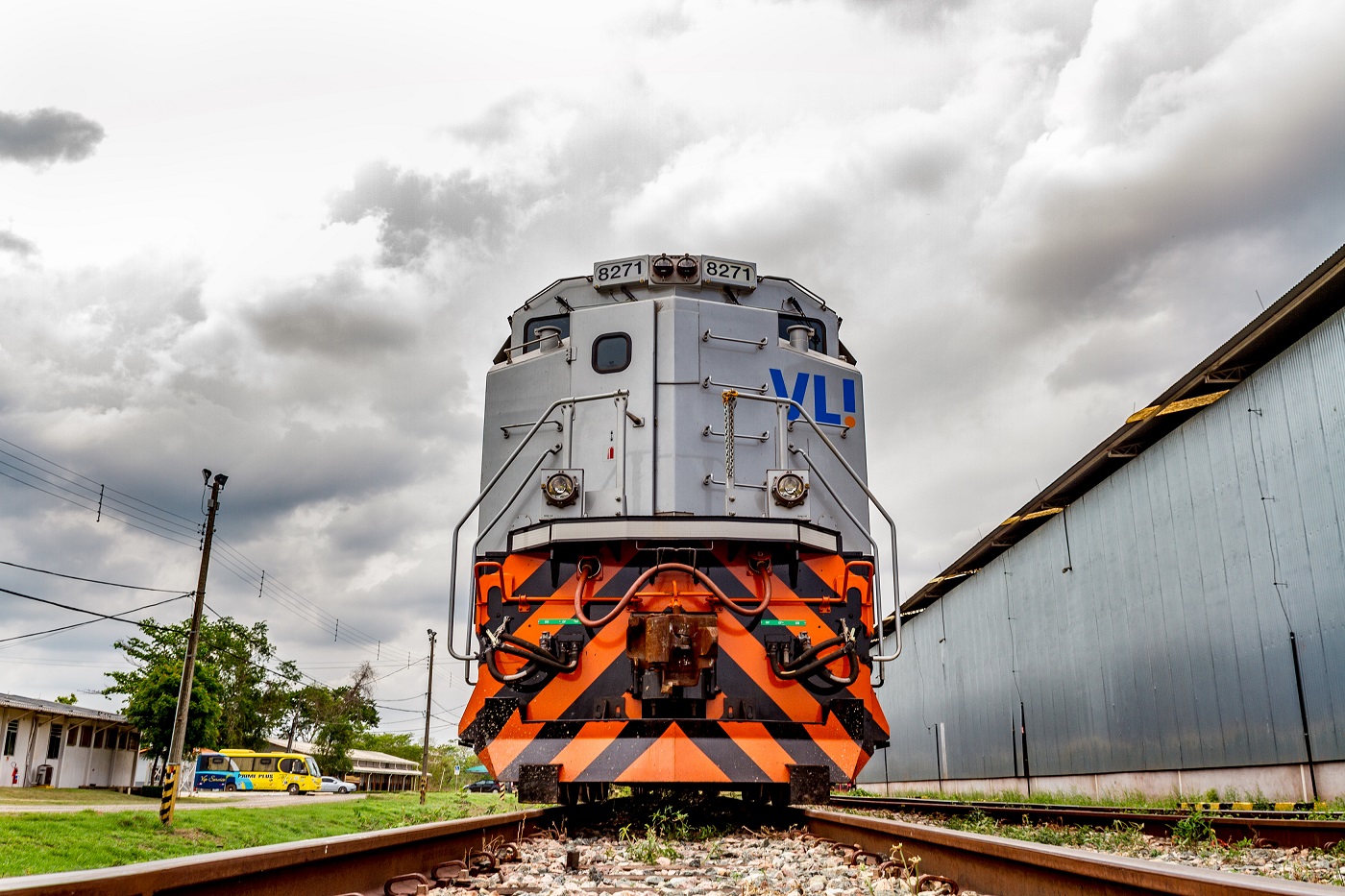 VLI oferece 28 vagas de emprego afirmativas para mulheres, trans e PCDs