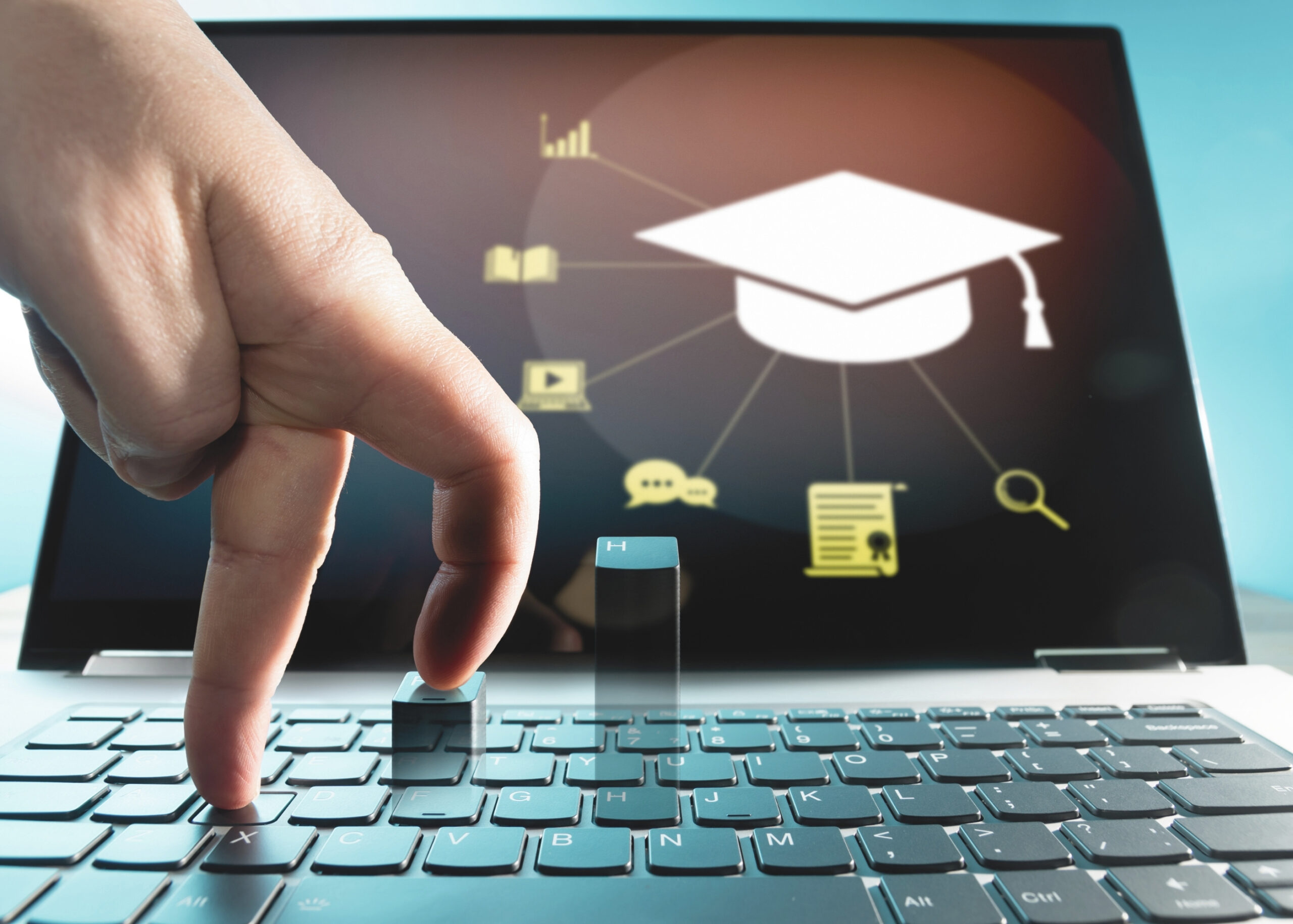 Universidade pública oferta mil vagas em curso a distância gratuito