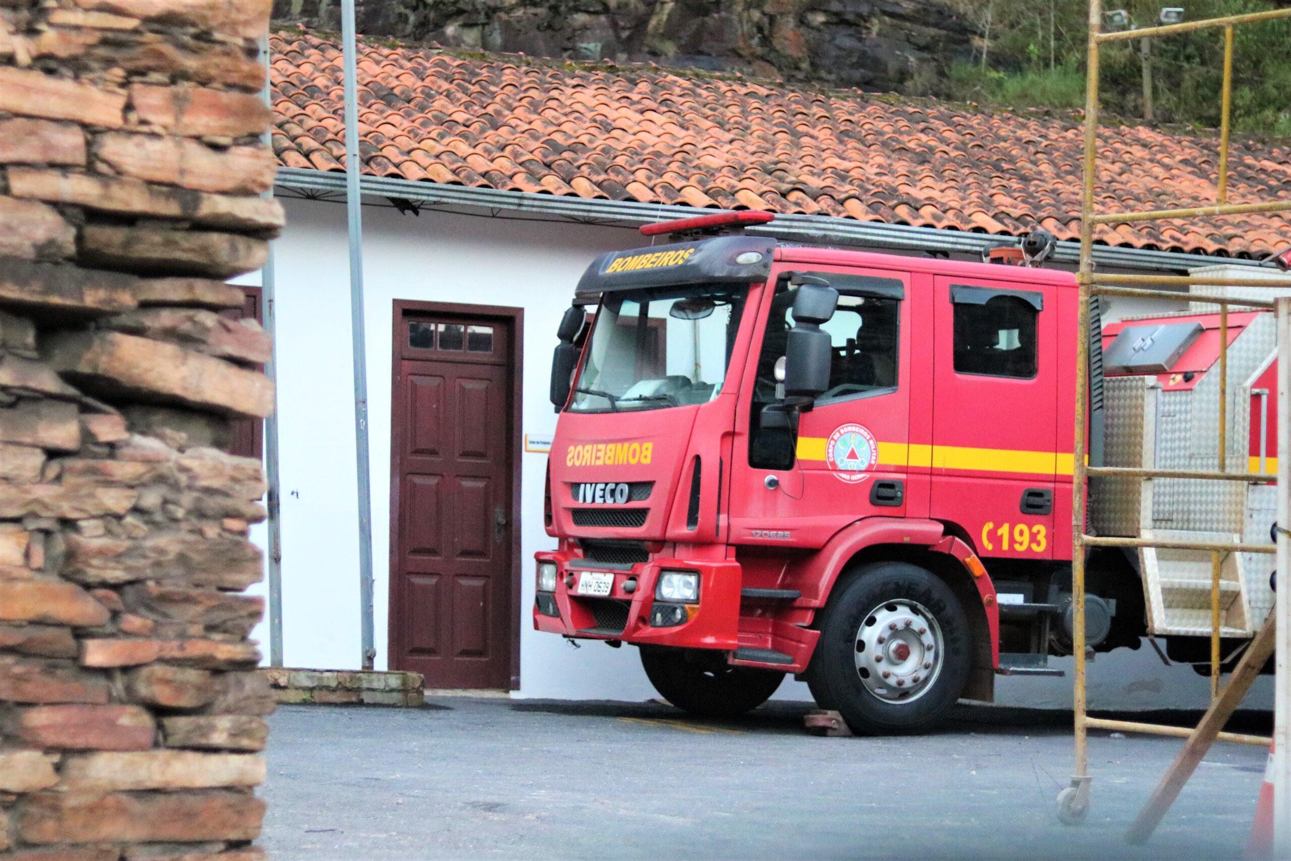 Três concursos públicos do Corpo de Bombeiros em MG ofertam mais de 380 vagas