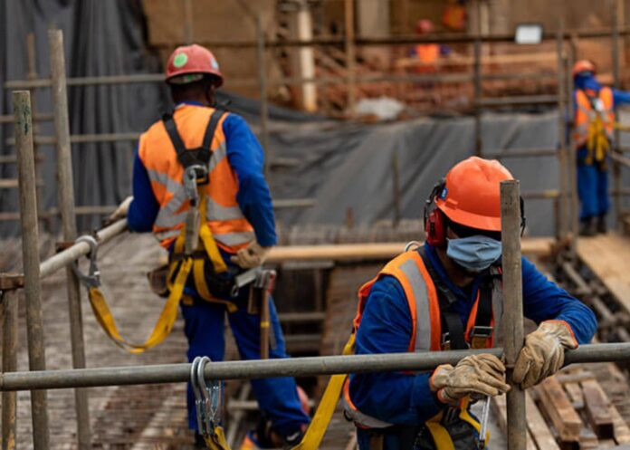 Plataforma Recoloca Rio Doce tem mais de 570 vagas de emprego para Mariana e região