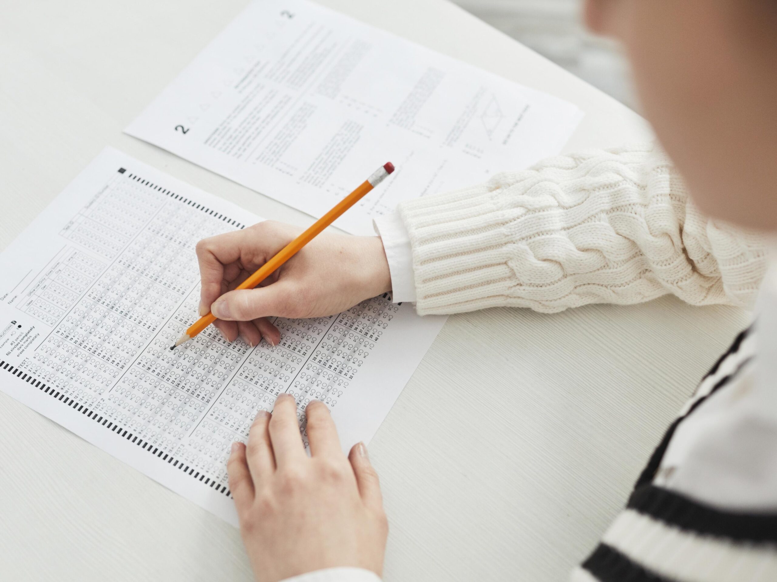 Prefeitura em MG realiza concurso público com quase 600 vagas em 28 cargos