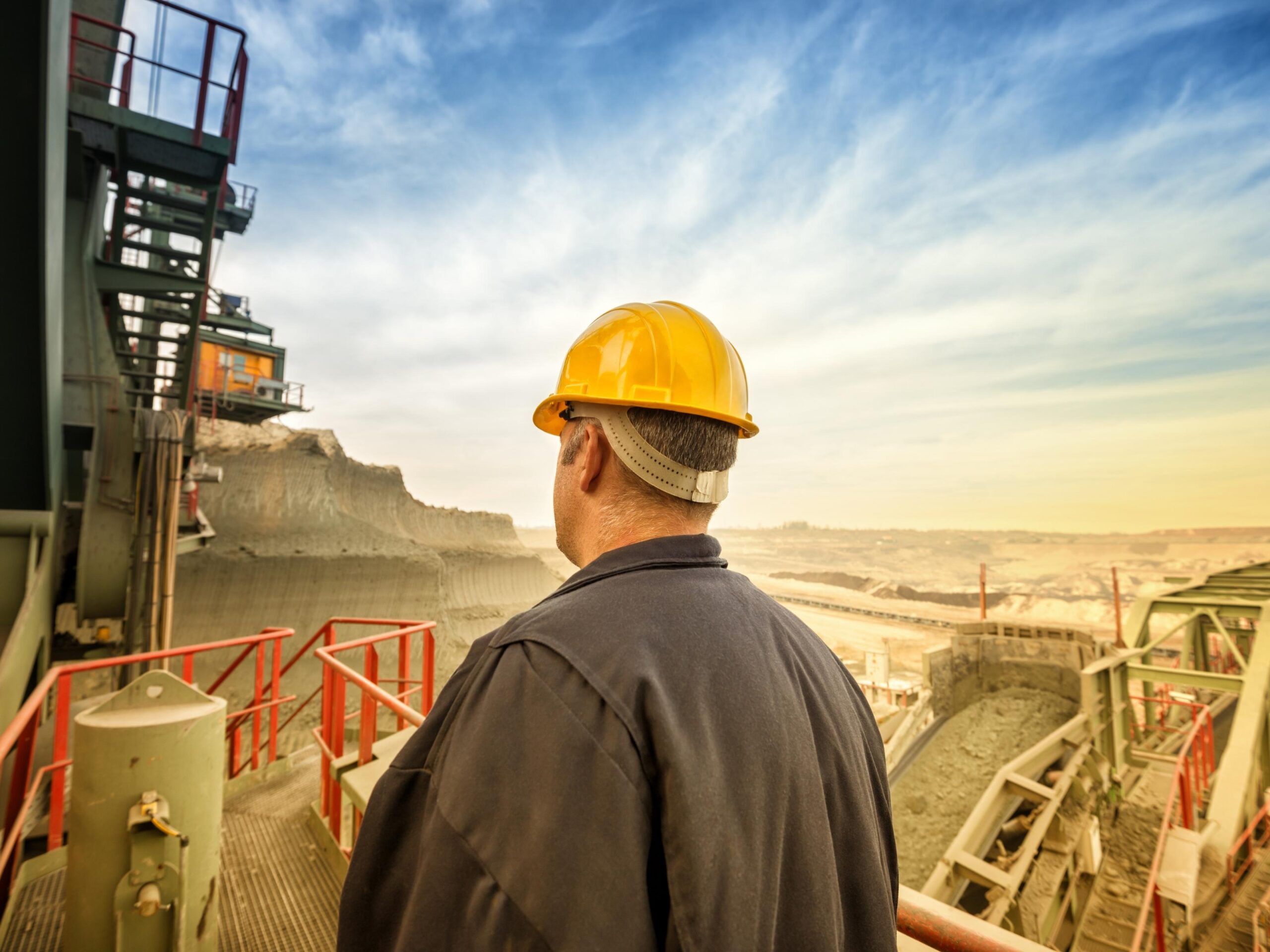 Mineradora MSM contrata profissionais em Minas Gerais para vagas de auxiliar e técnico