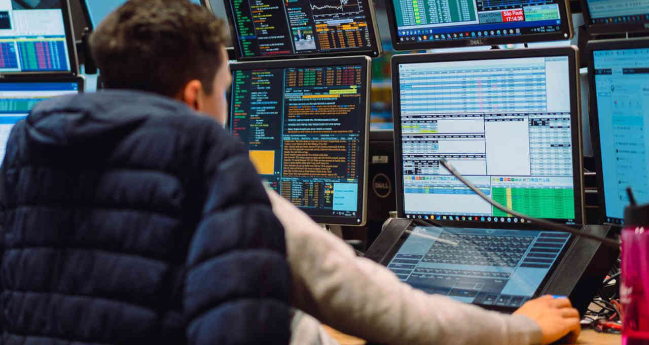 XP busca jovens talentos de MG para trabalhar no mercado financeiro