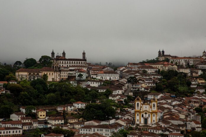 Vai chuva, vem chuva e tudo segue igual em Ouro Preto