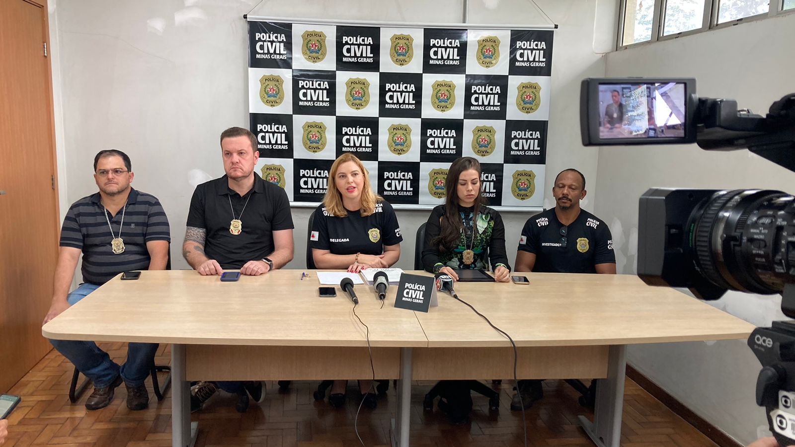 PCMG prende mulher que assassinou e concretou corpo do marido, em Belo Horizonte