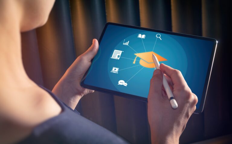 Conheça 3 cursos online preparativos para o ENEM 2023