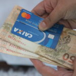 Caixa inicia pagamento do abono salarial no dia 15 de fevereiro