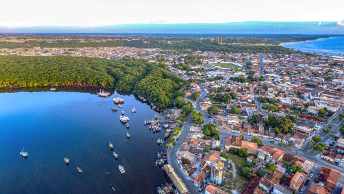 Já imaginou trabalhar no litoral? Prefeitura de Porto Seguro - BA realiza processo seletivo com mais de mil vagas