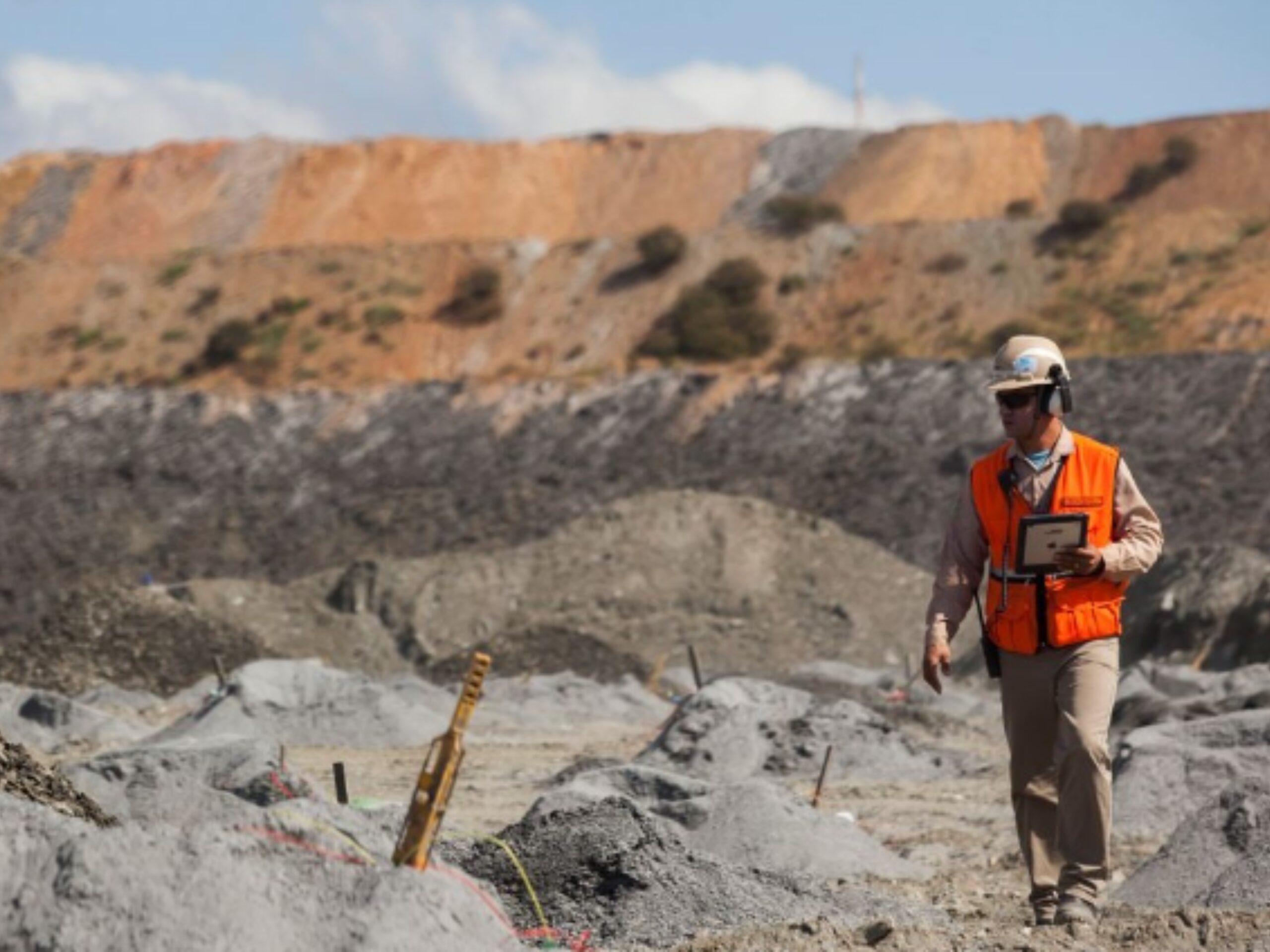 Mineradora Kinross contrata analista, auxiliar, estagiários, mecânicos e técnico