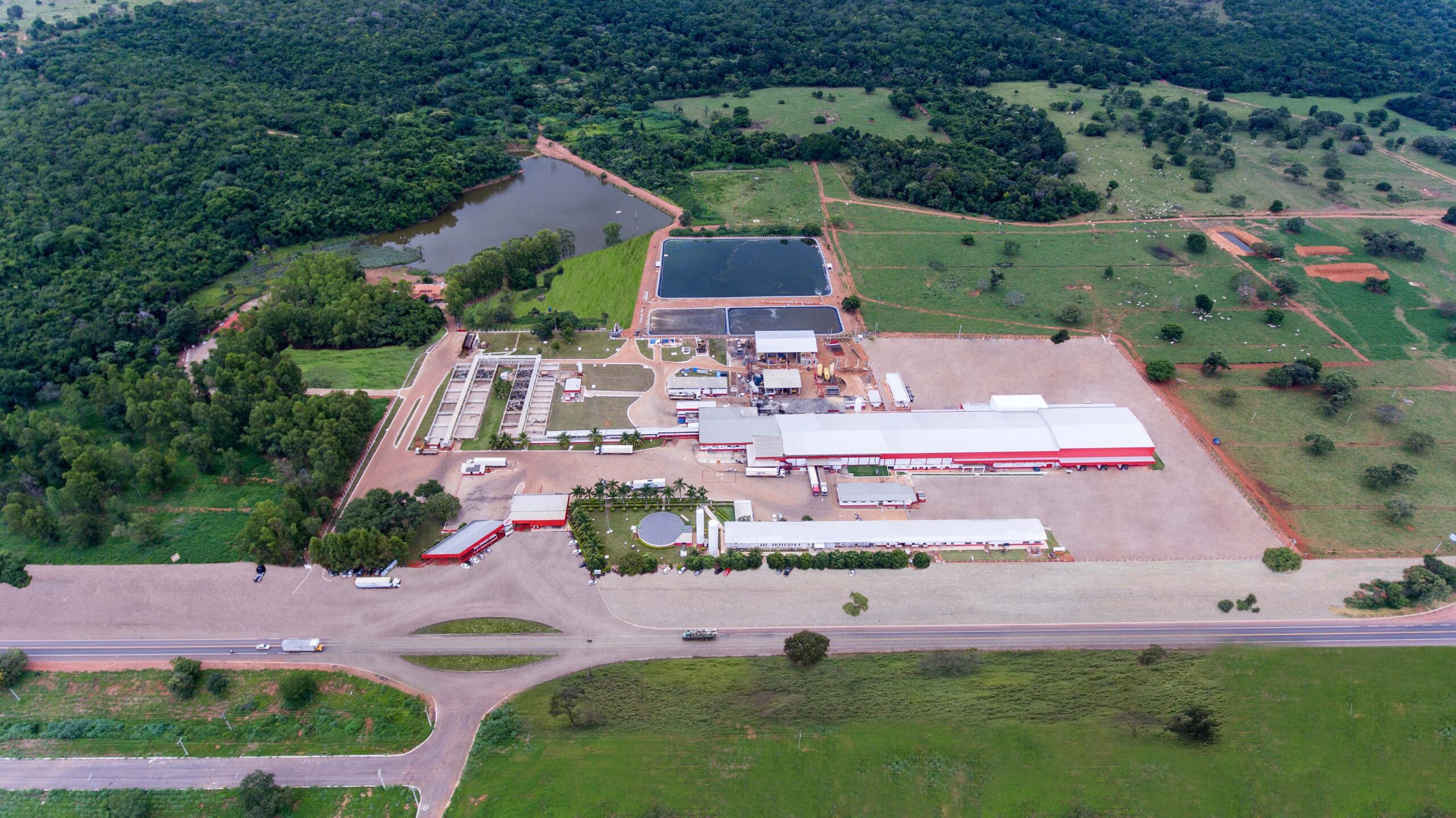 Plena Alimentos contrata profissionais para unidades em Minas Gerais e Tocantins