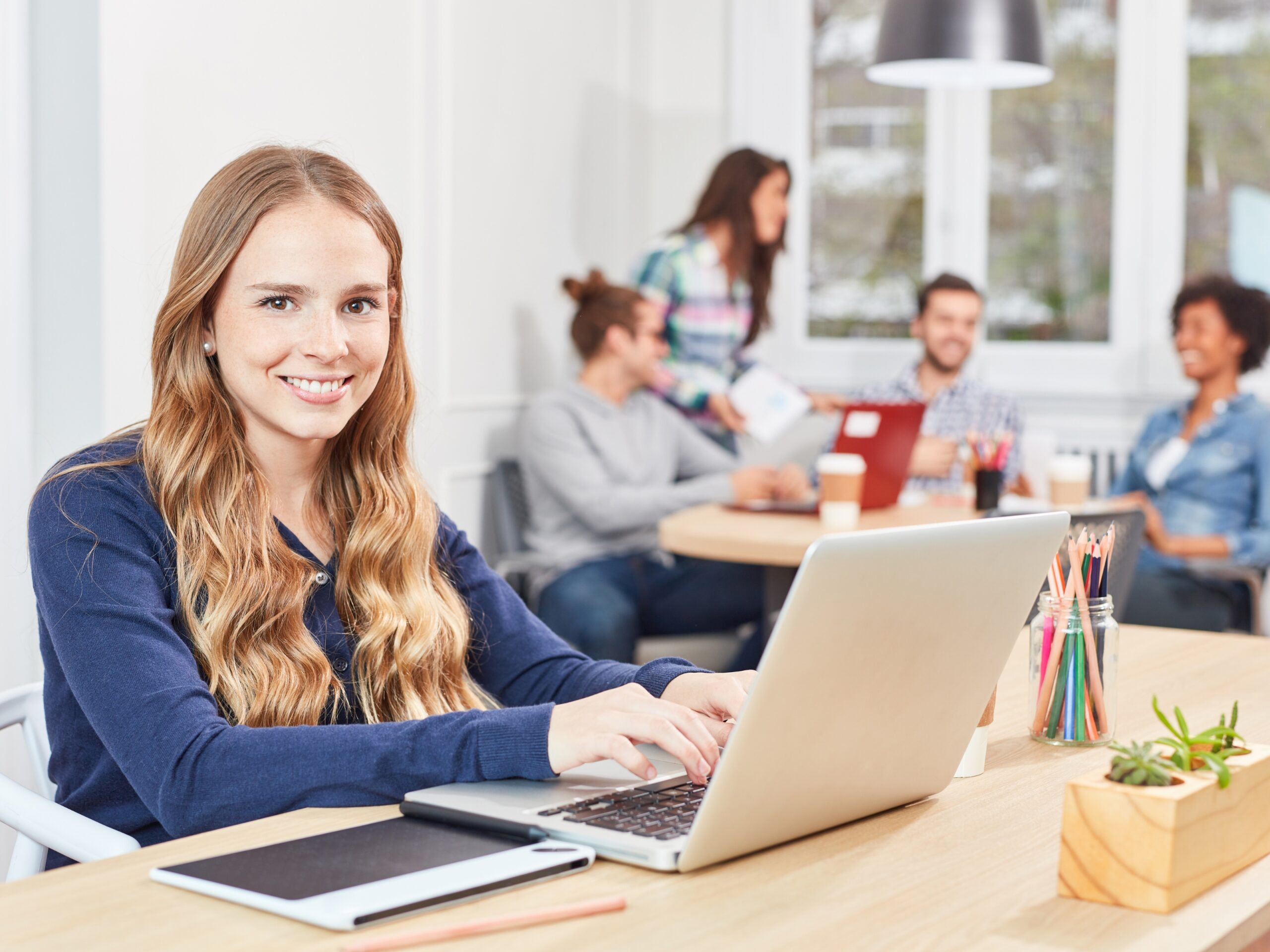 Programa de estágio oferece 50 vagas com bolsa de R$ 2 mil