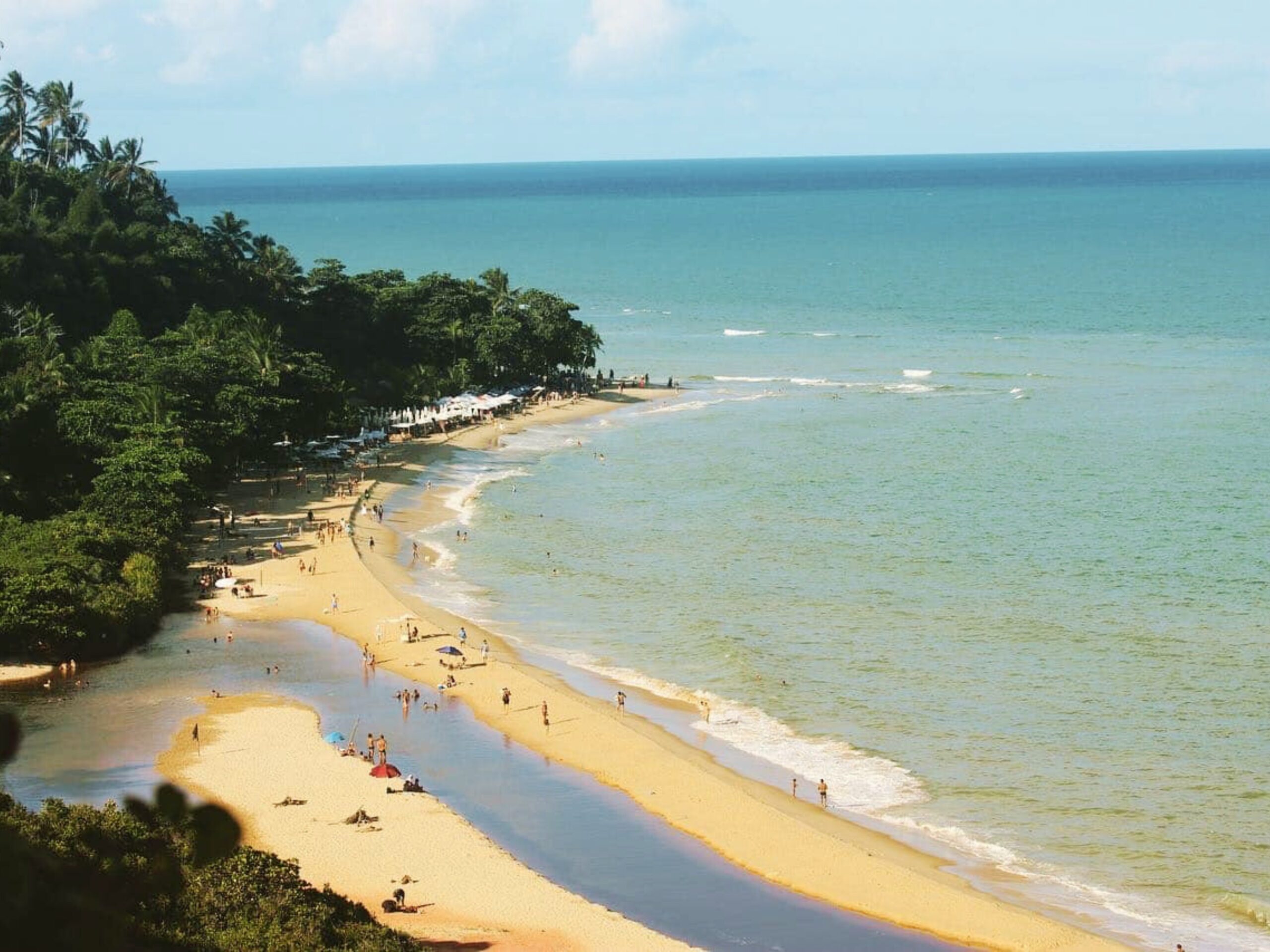 Vai a Porto Seguro? Conheça as melhores praias e a importância de consultar a tábua de marés