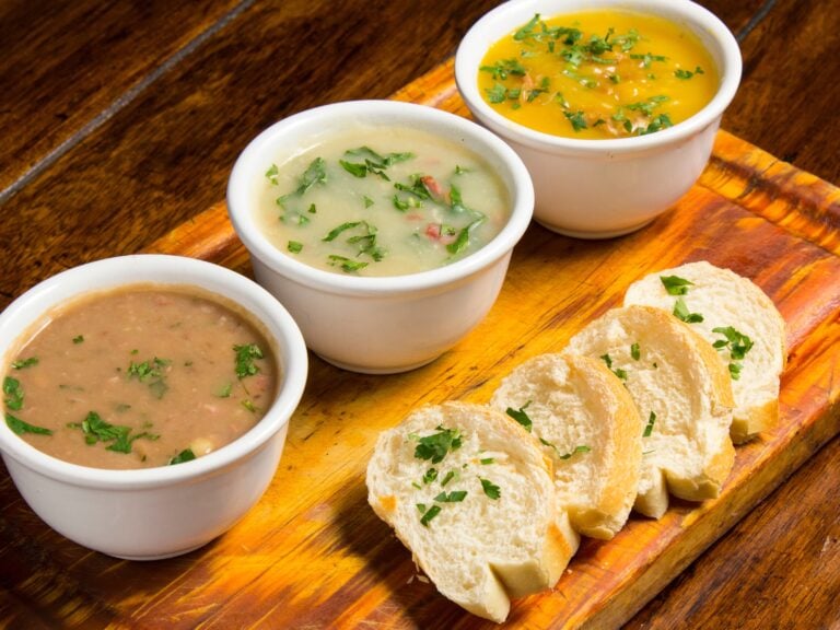 Aqueça-se com sabor: 5 receitas de caldos para o inverno