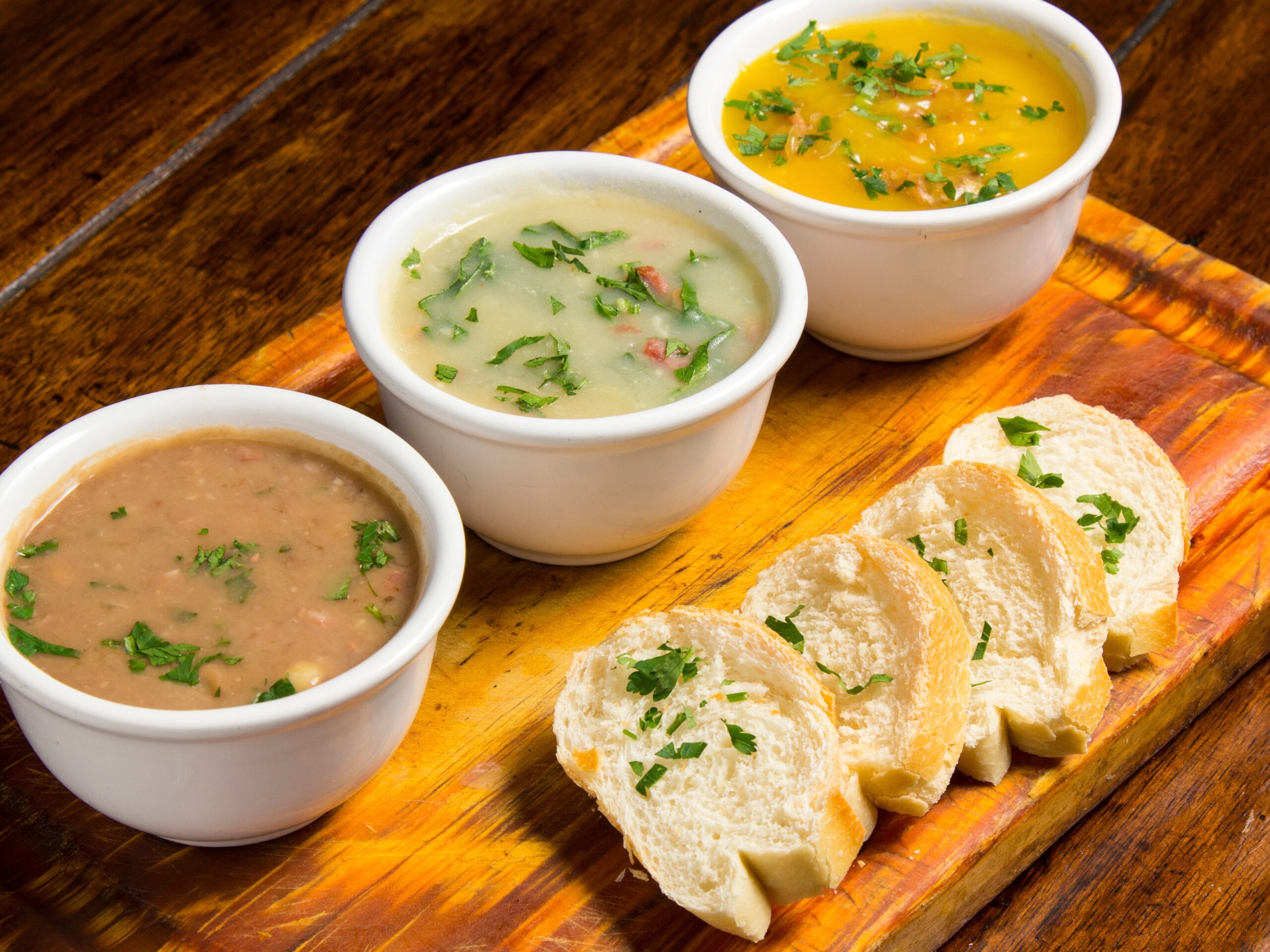 Aqueça-se com sabor: 5 receitas de caldos para o inverno