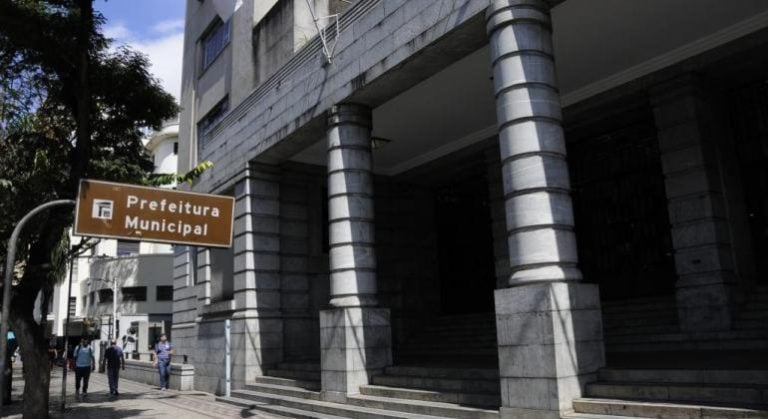 Pensionistas e aposentados da prefeitura de BH devem ficar atentos para não terem salários suspensos
