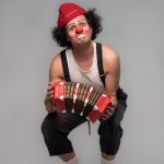 Palhaço Ritalino apresenta o espetáculo "In Concertina" com entrada gratuita em Ouro Preto