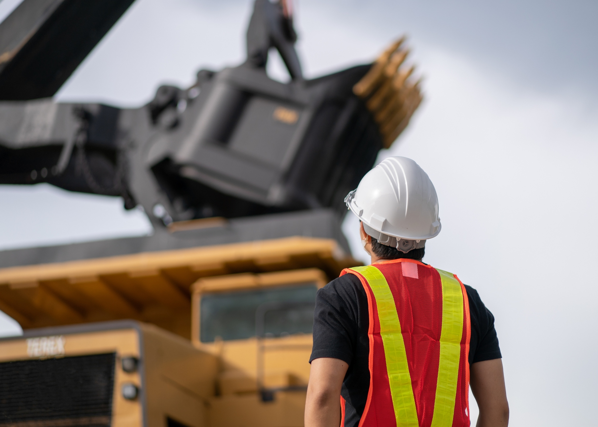 Mineradora abre vagas para auxiliar e mecânico em MG
