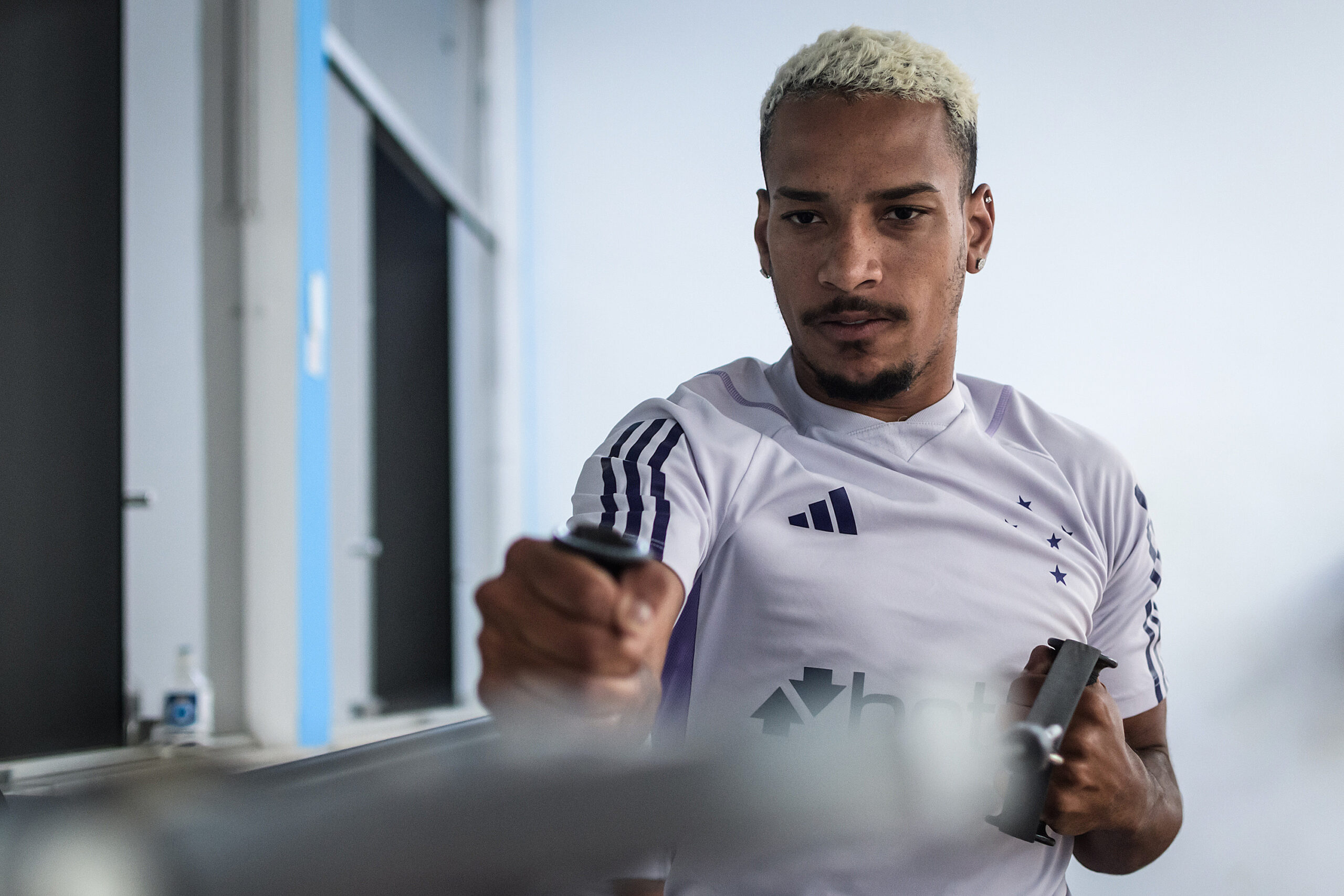 Matheus Pereira entre os titulares? Meia retorna de lesão e vive expectativa da volta