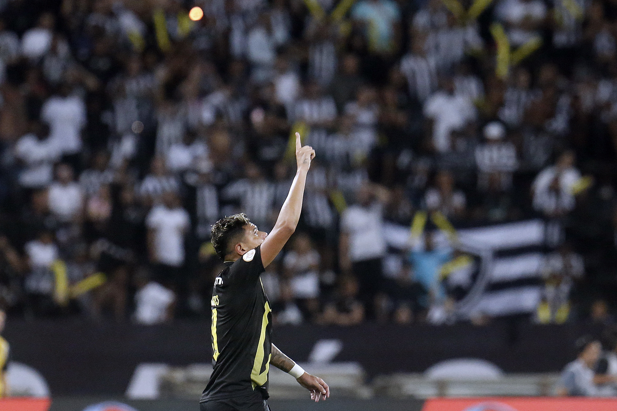 Guia: Confira os jogos do Mundo da Bola neste final de semana