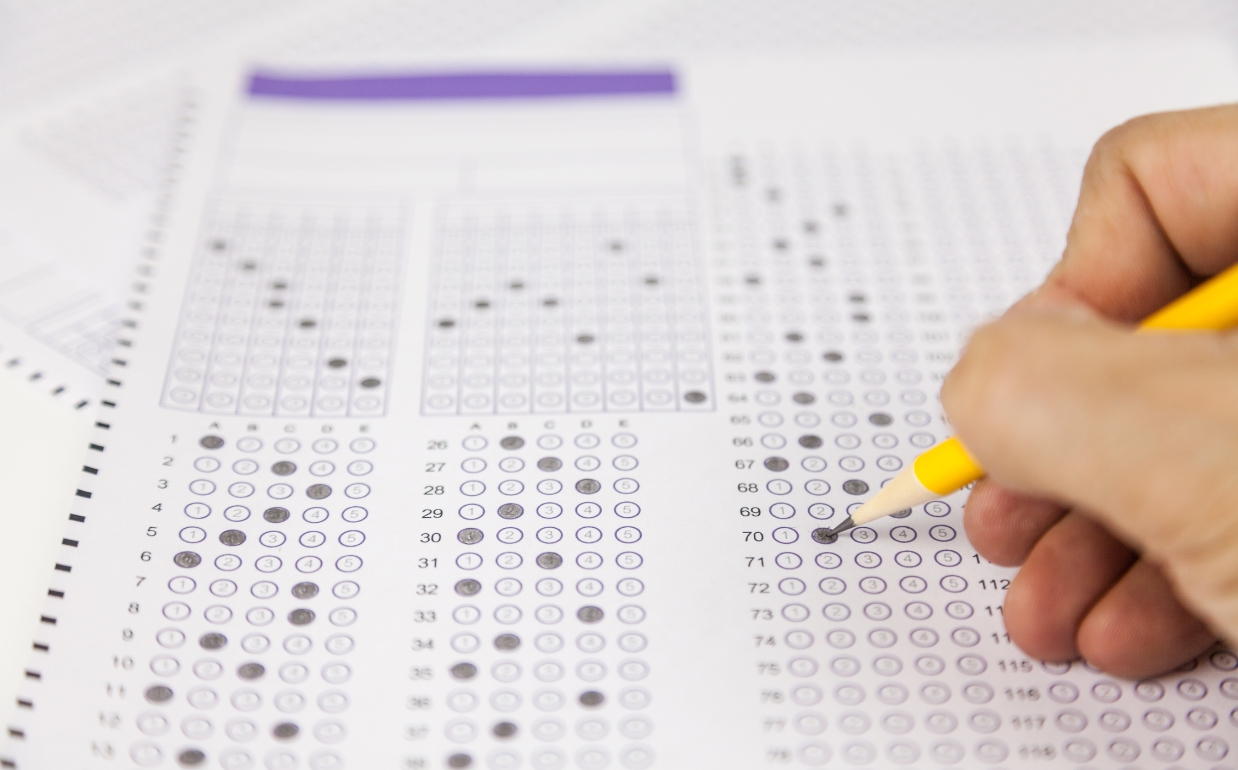 Concurso público da Defensoria Pública de MG, com 30 vagas, é retificado; salário é de R$ 32,2 mil