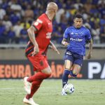 Cruzeiro arranca empate no fim mas perde chance de escapar da queda