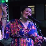 “Mulher é desdobrável: eu sou!” Conheça a história inspiradora de Erika Curtiss, artista ouro-pretana