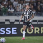 Eduardo Vargas próximo de deixar o Atlético