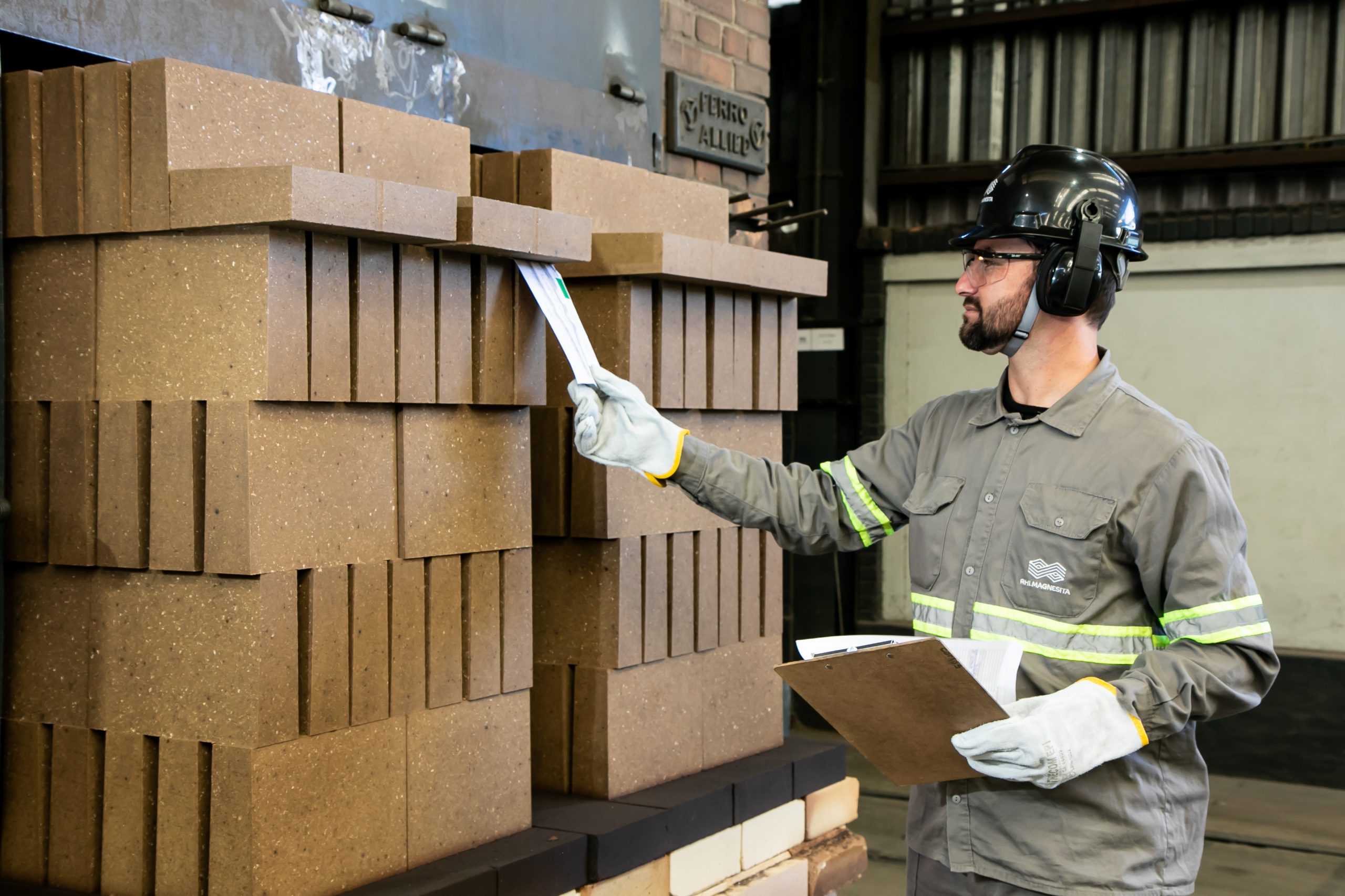 RHI Magnesita e Gerdau: Vagas abertas para o curso de refratarista em Ouro Branco